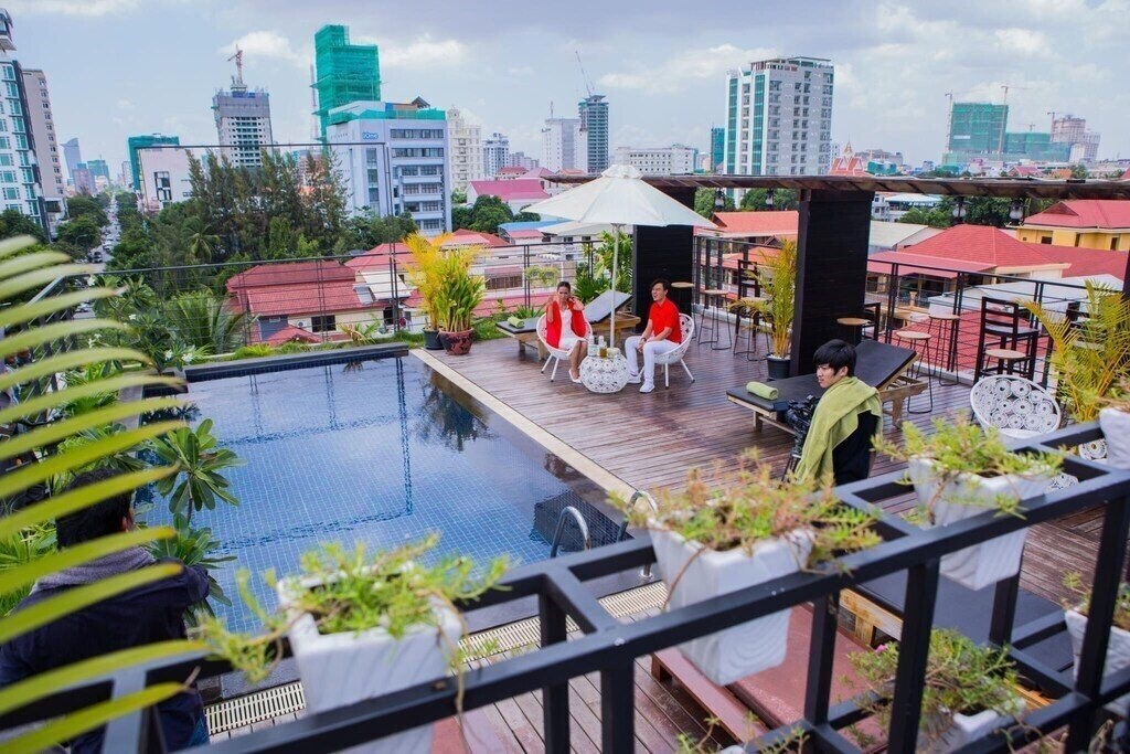 Отель The Palm Boutique Hotel & Residence 4*