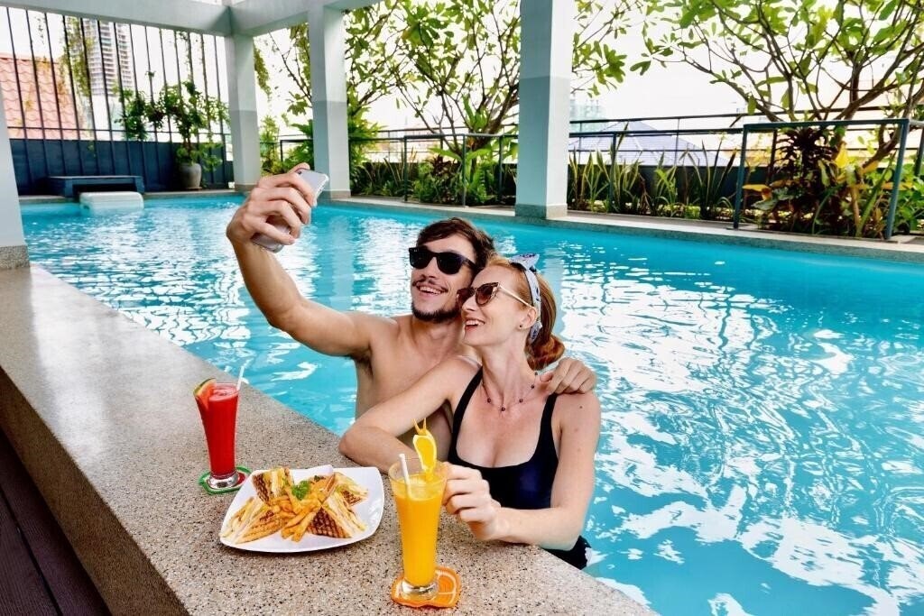 Отель Indra Hotel 4*