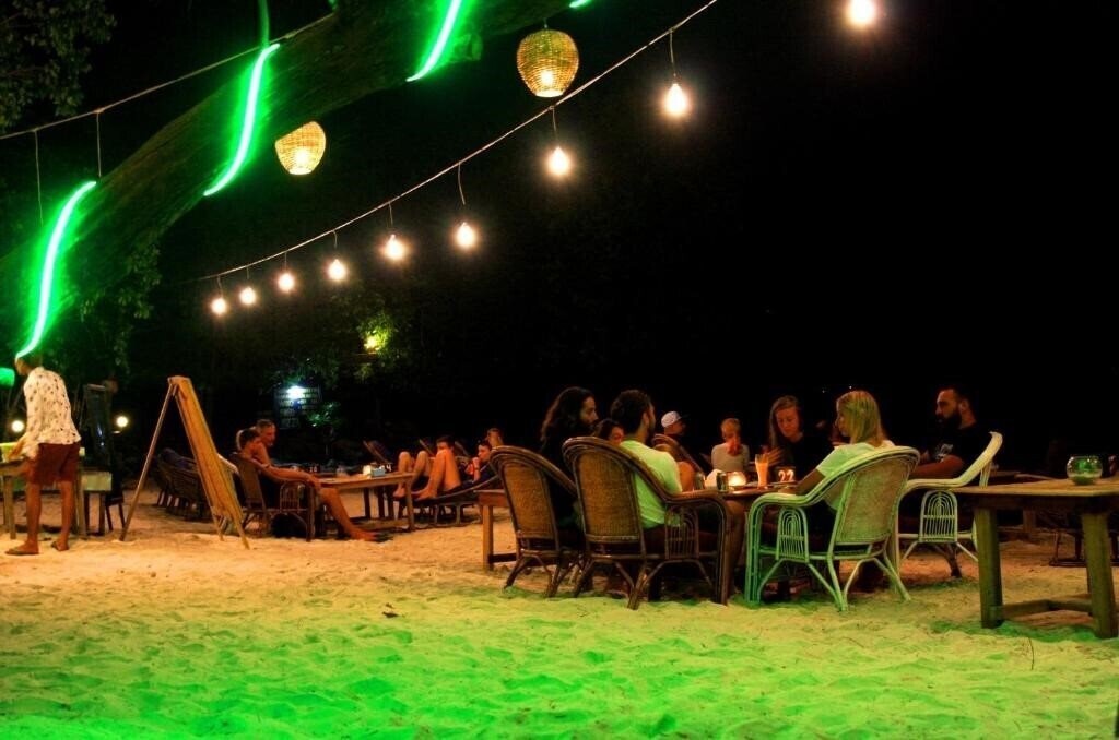 Изображение White Beach Bungalow 2*