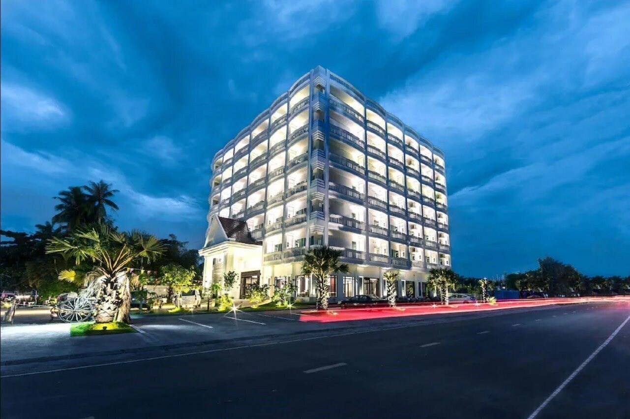 Отель The Palm Bay Resort 3*