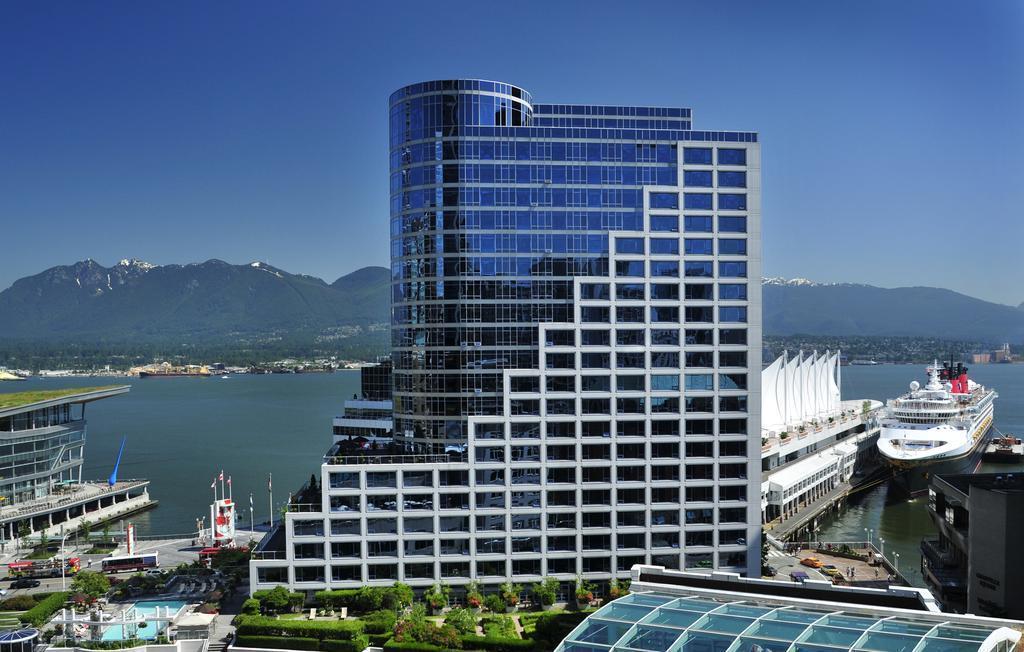 Отель The Fairmont Waterfront 5*
