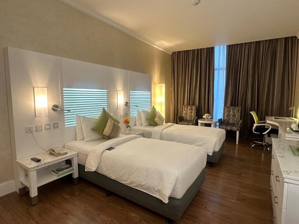 Фото Holiday Villa Hotel & Residence City Centre 4*