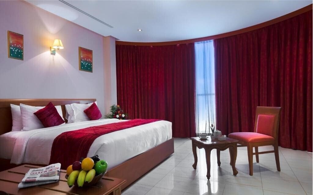 Отель Al Madina Suites 1*