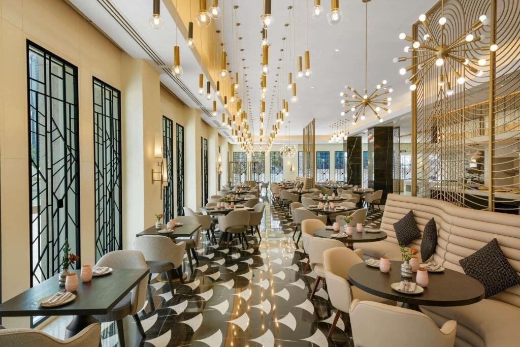 Картинка Wyndham Grand Doha West Bay Beach 5*