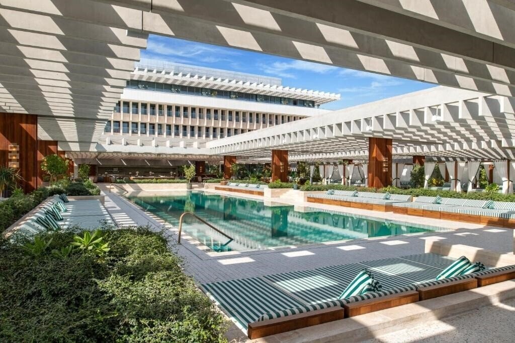 Отель The Ned 5*