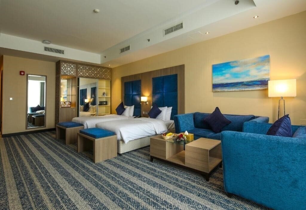 Фото The Castle Premium Hotel 3*