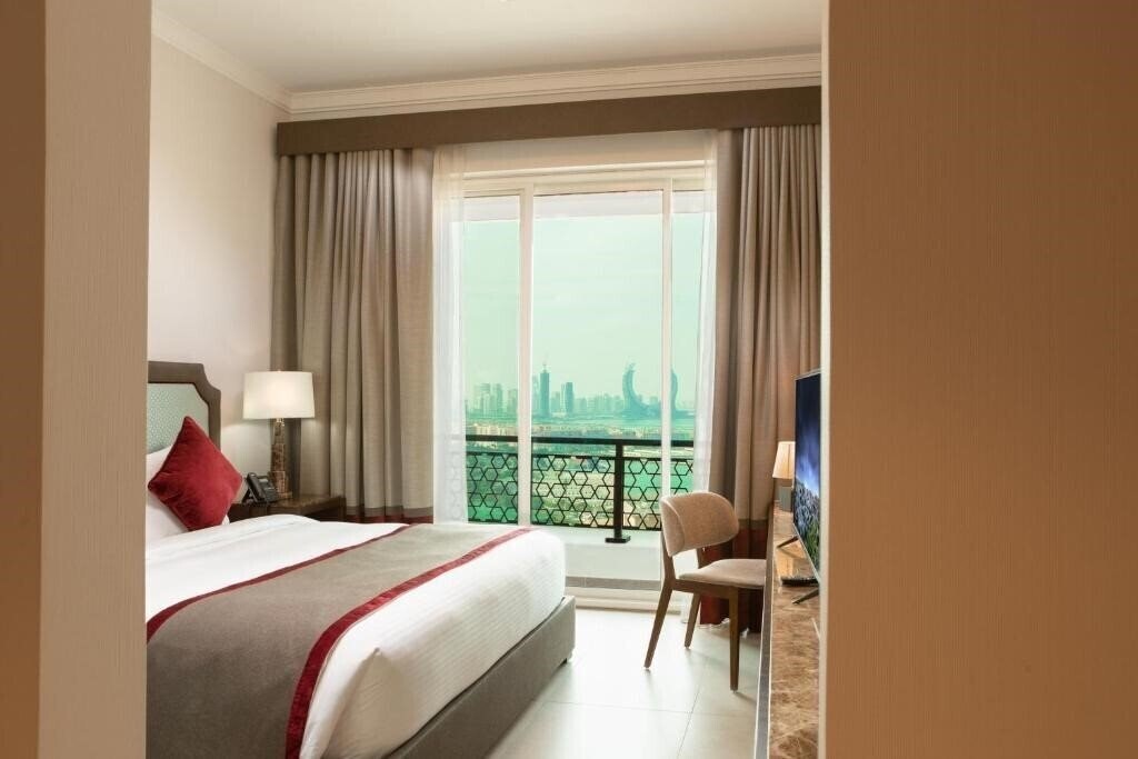 Отель Retaj Baywalk Residence 4*