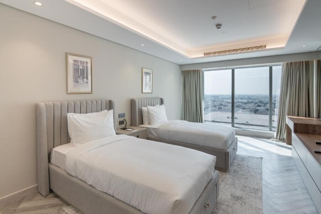 Отель Thirty Five Luxury Apartments 5*