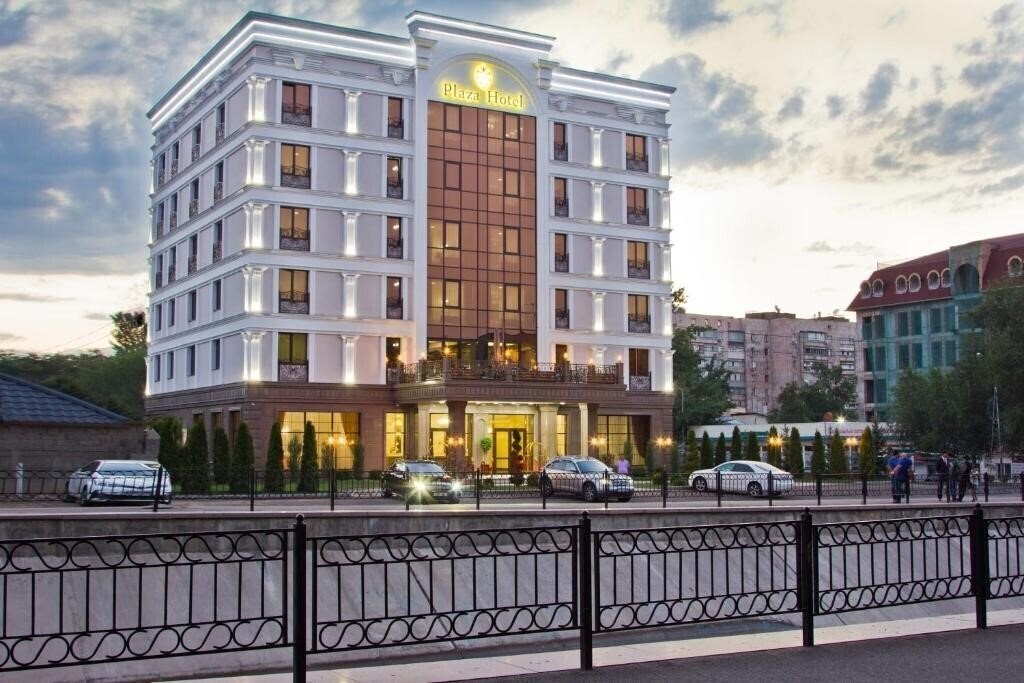 Отель Plaza Almaty 4*