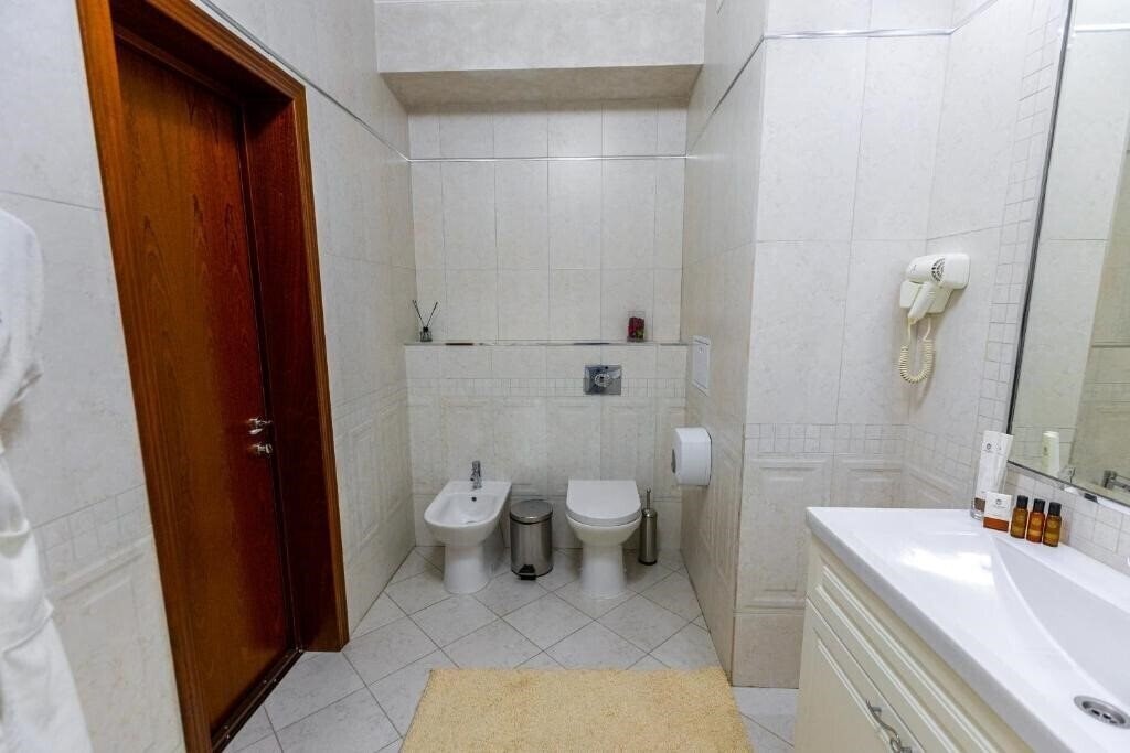 Фотография Plaza Almaty 4*