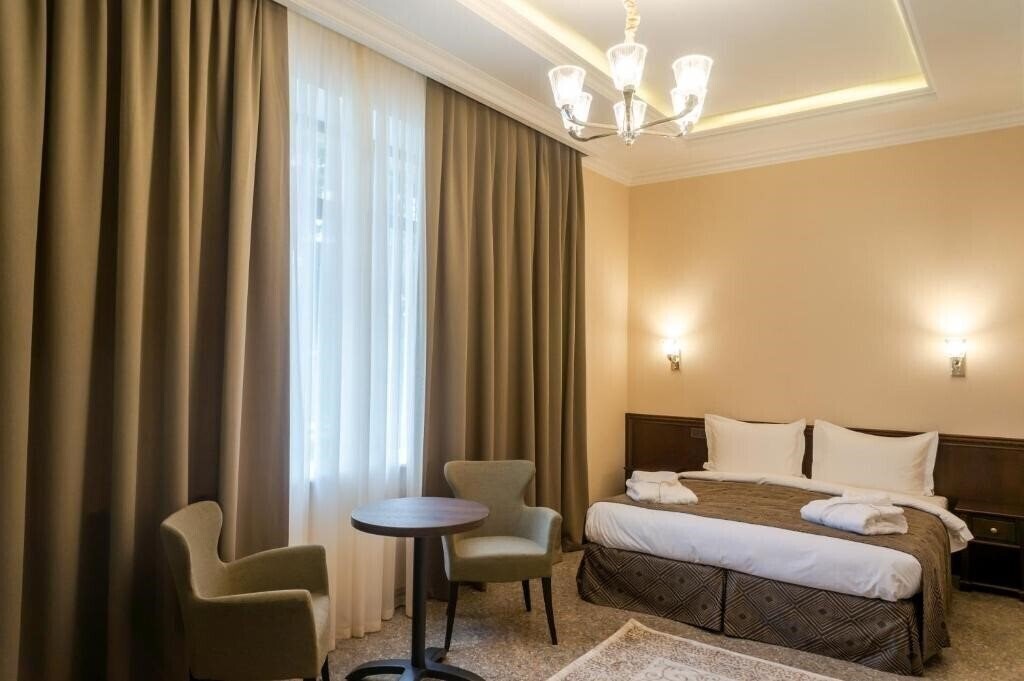 Отель Royal Plus Hotel 3*
