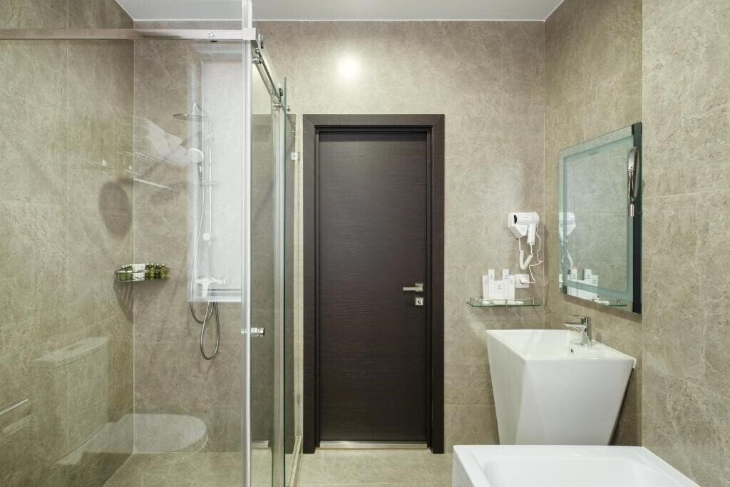 Фото Grand Mildom Hotel 4*