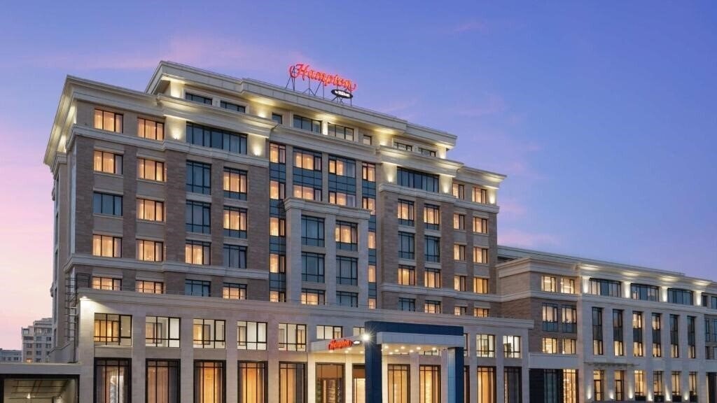 Отель Hampton By Hilton Astana Triumphal Arch 3*