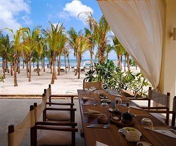 Отель Lion in the Sun Hotel 5*