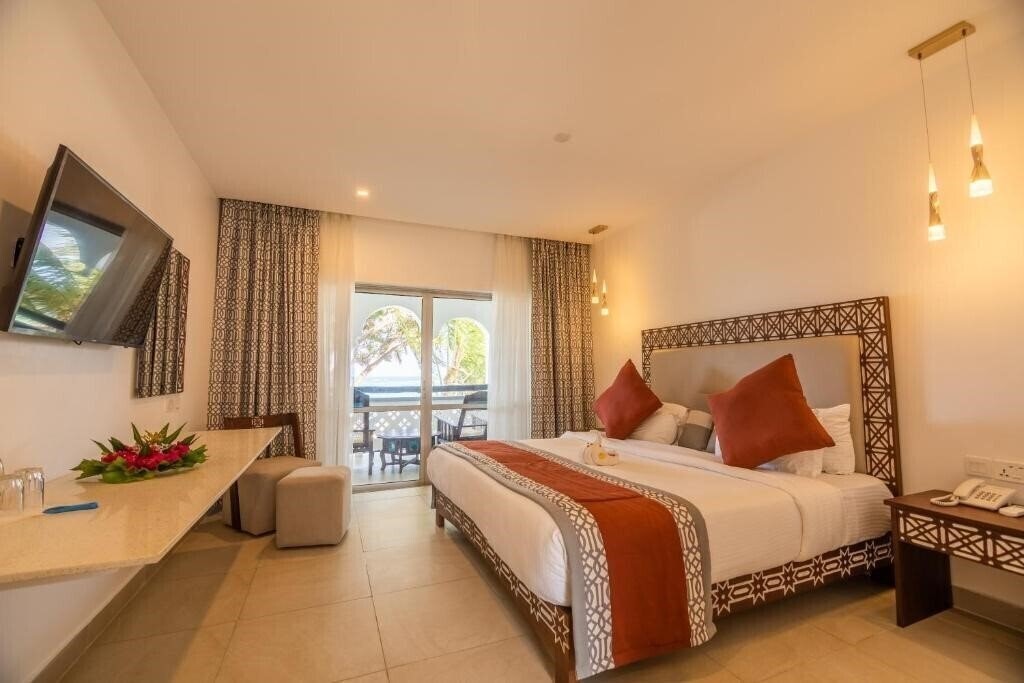 Фото Southern Palms Beach Resort 4*