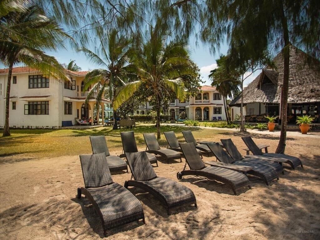Изображение Bahari Dhow Beach Villas Villa вилла