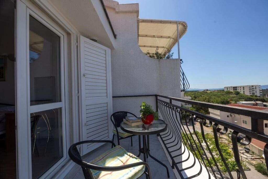 Изображение App Julijana 2*