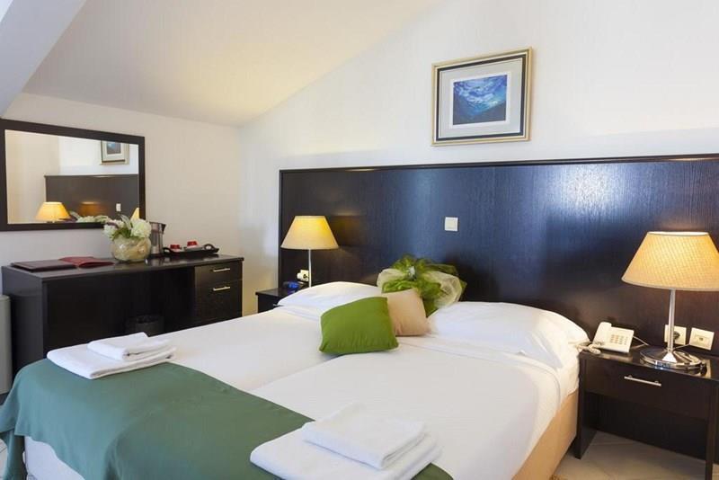 Фото Hotel Milenij Makarska 4*