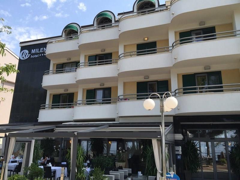 Отель Hotel Milenij Makarska 4*