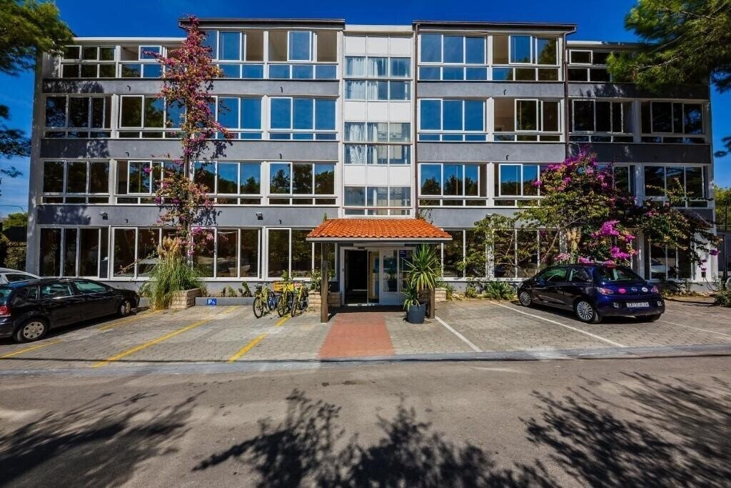 Отель Sveti Kriz Hotel 3*