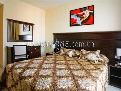 Отель Blue Waves Resort 4*