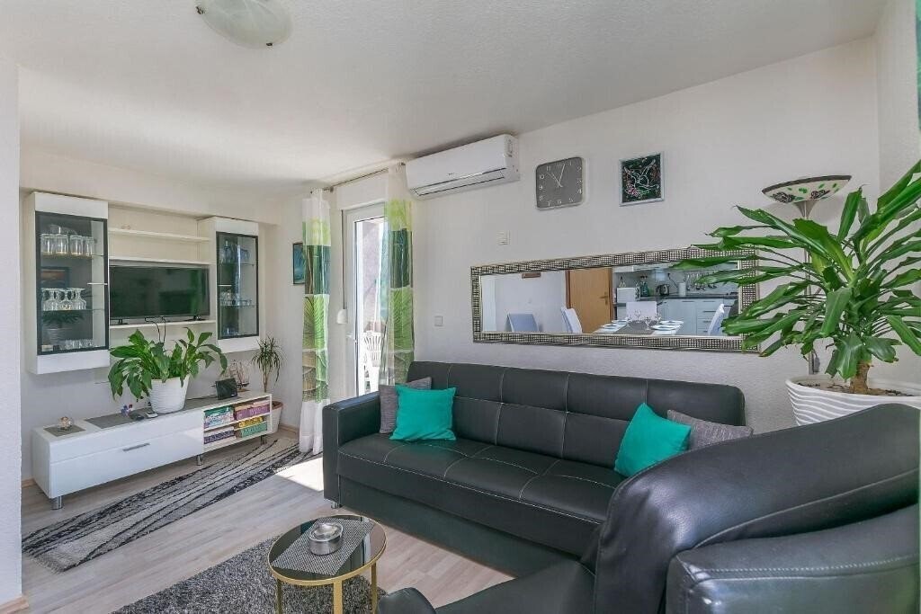 Картинка App Ana Omis 3*