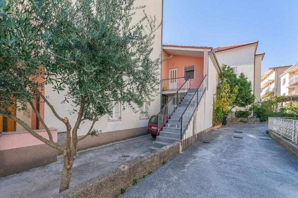 Отель App Ivana 3*