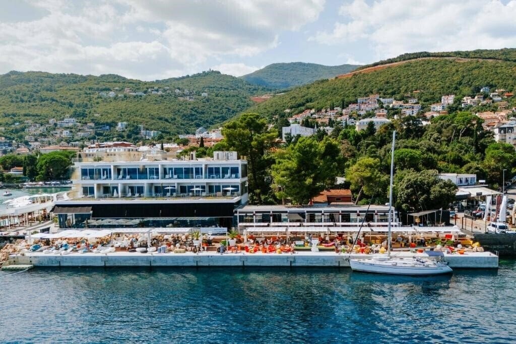 Отель Bevanda Hotel 5*