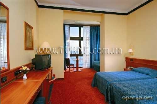 Отель Kristal 4*