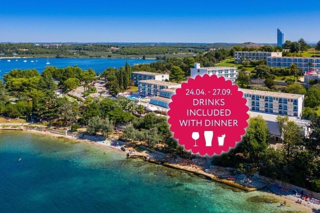 Отель Laguna Plavi Hotel 3*