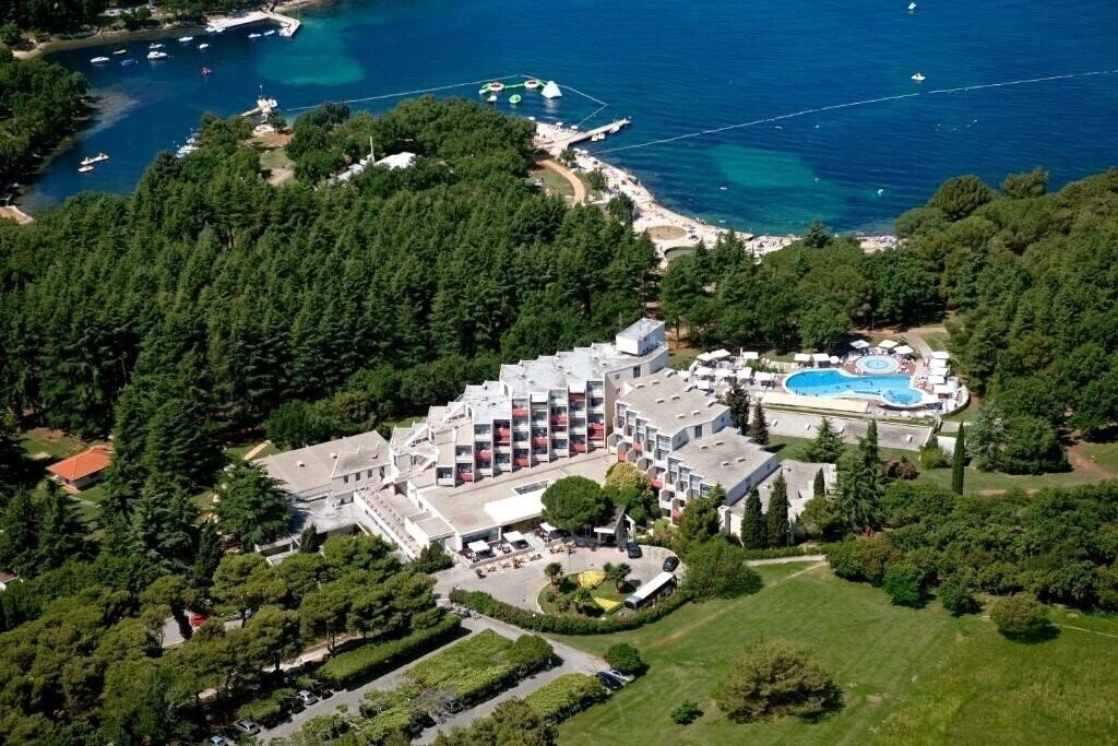 Отель Rubin Sunny Hotel By Valamar 3*