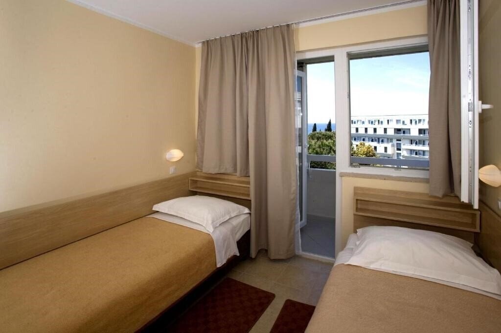 Фото Hotel Delfin Plava Laguna 2*