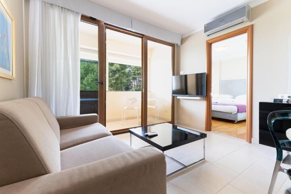 Фото Hotel The Residence 4*