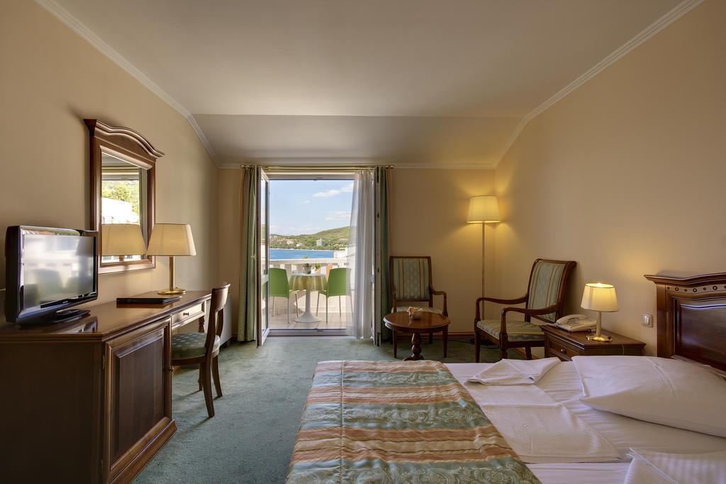 Изображение Laurentum 4*