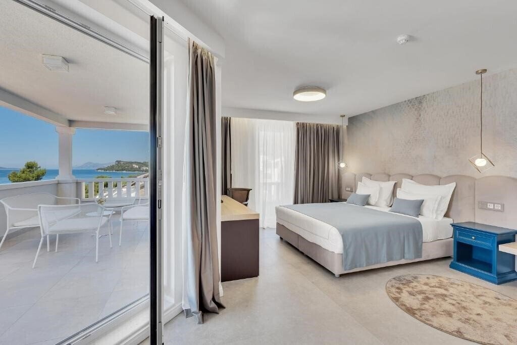 Изображение Laurentum 4*