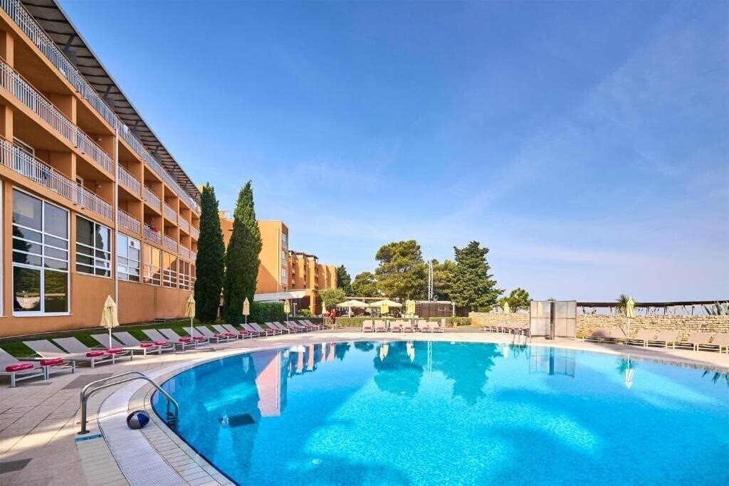 Отель Garden Suites & Rooms Sol Umag 4*