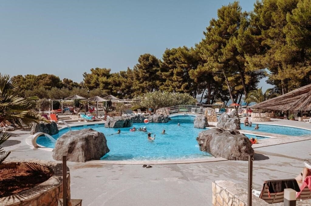 Отель Matilde Beach Resort 3*