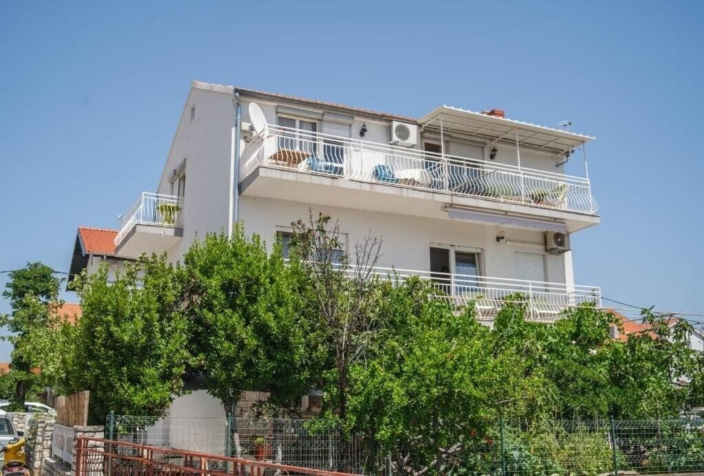 Отель App Ivan House апартаменты