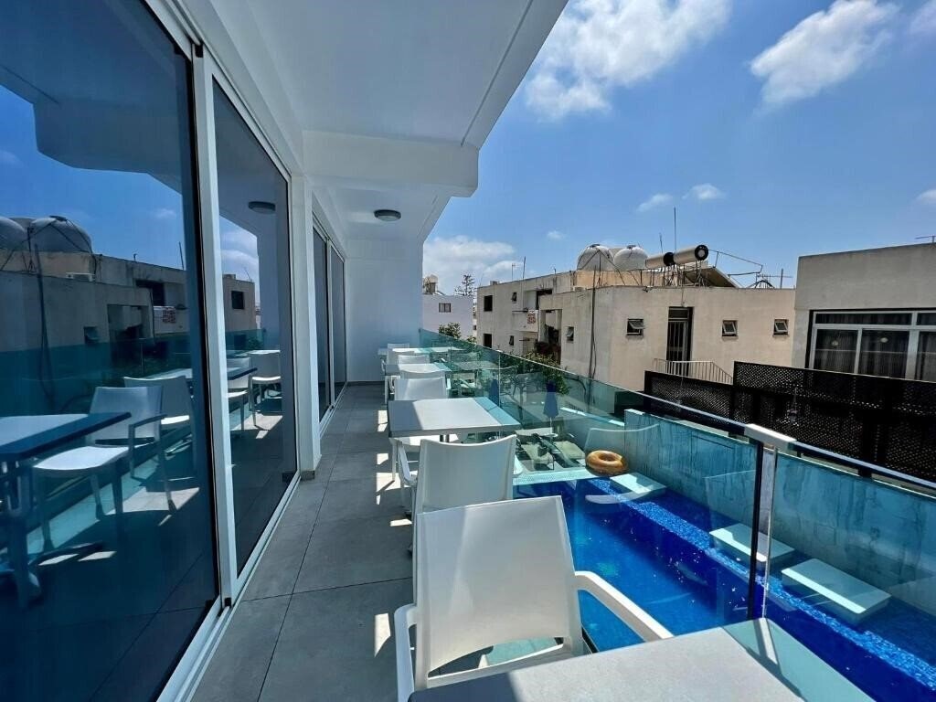 Фотография Mastronapa Hotel Apartments апартаменты