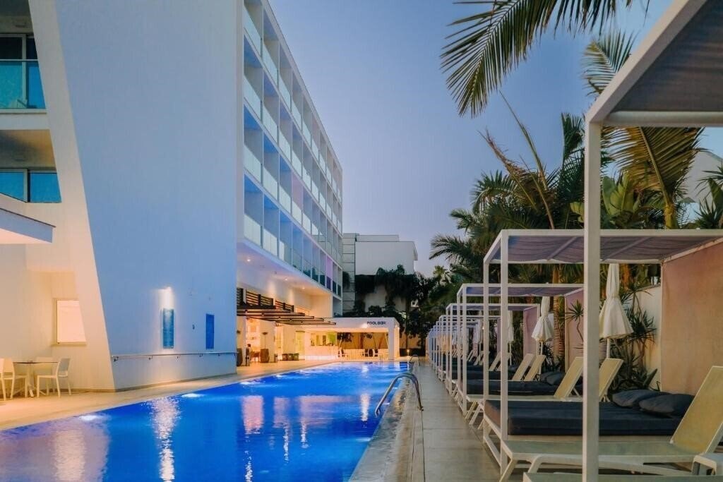 Фотография Seasons Hotel - Adults Only 14+ 4*