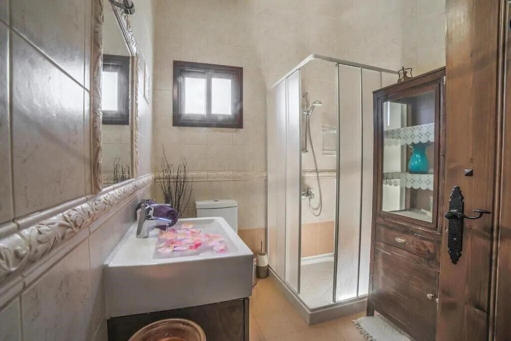 Фотография Komi Lofou Traditional House 3*