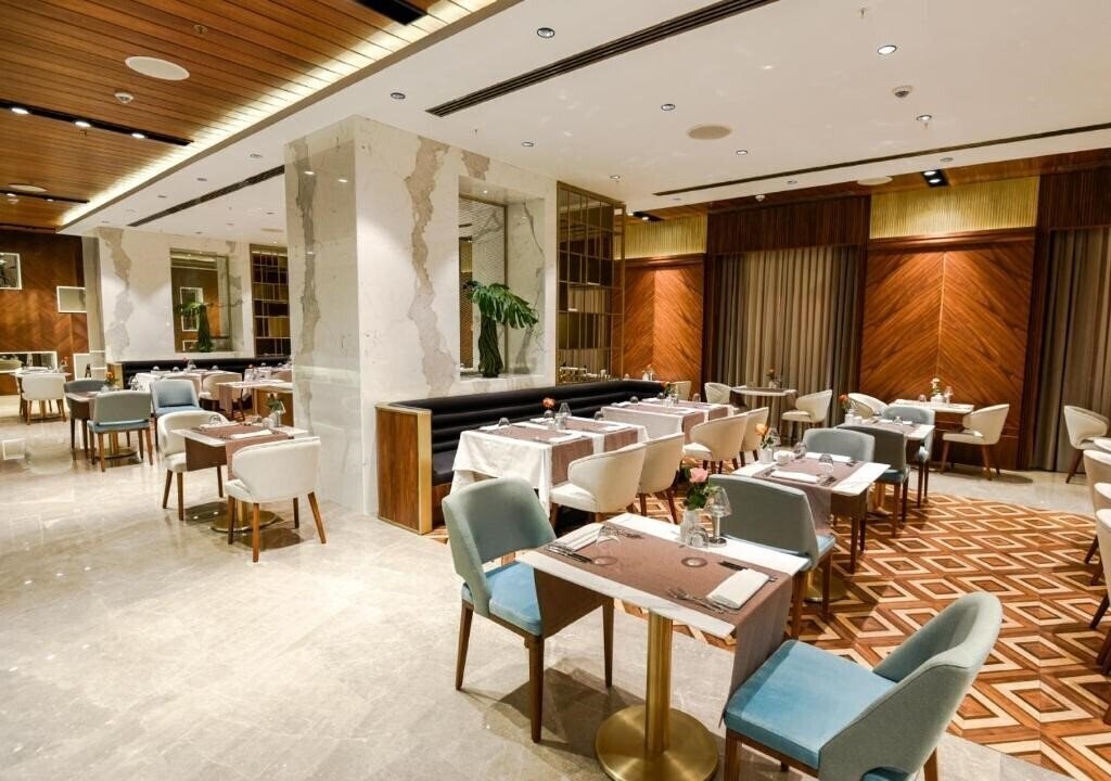 Изображение Rocks Hotel 5*