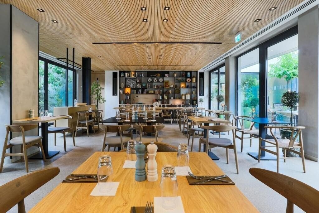 Фото Hotel Indigo Larnaca by IHG 4*