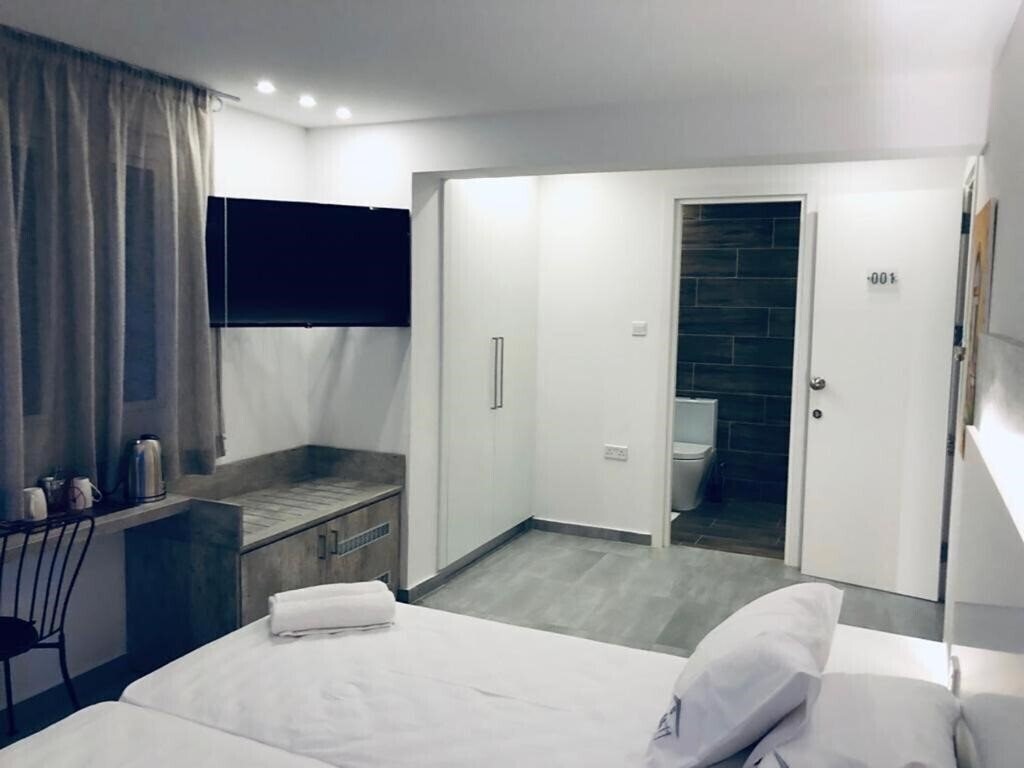 Отель White 11 3*