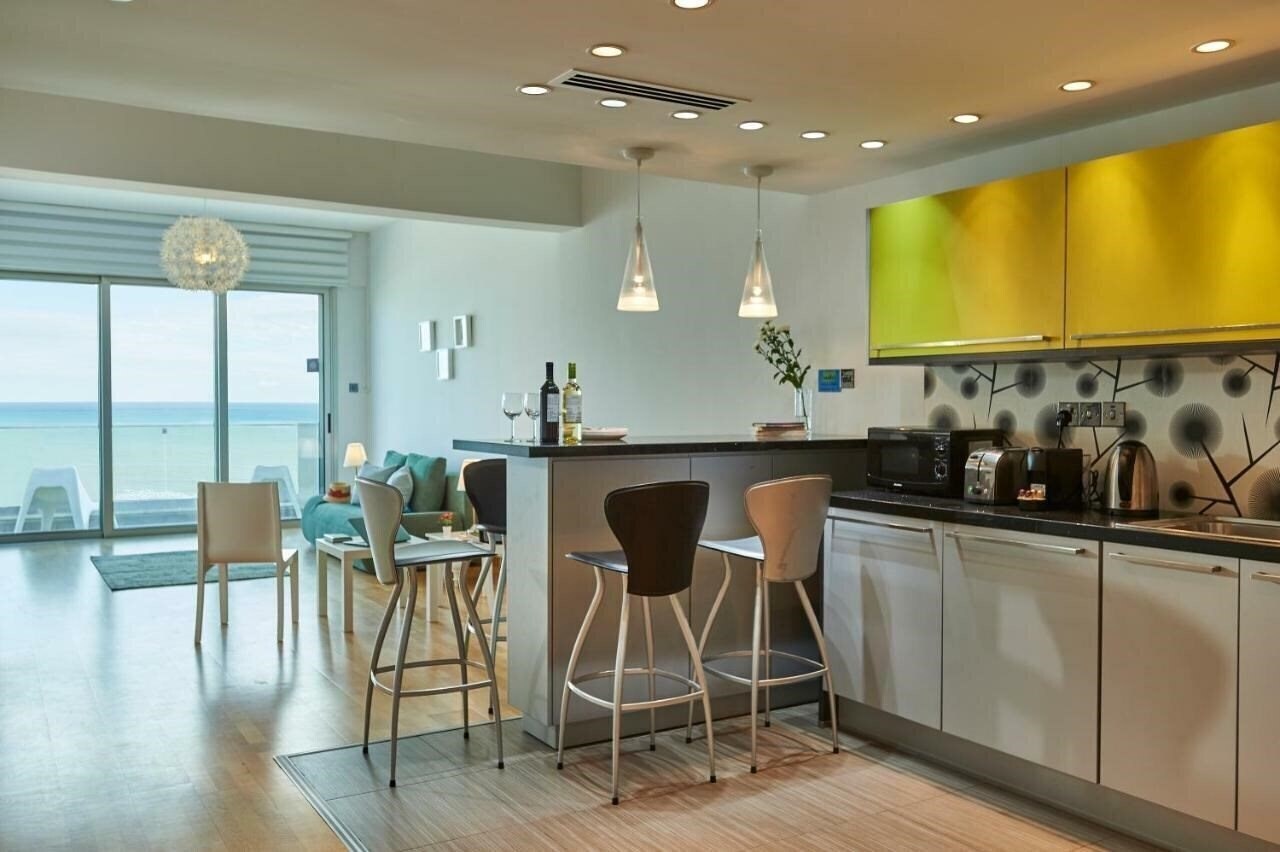 Фото Finikoudes Luxury Apartments 3*