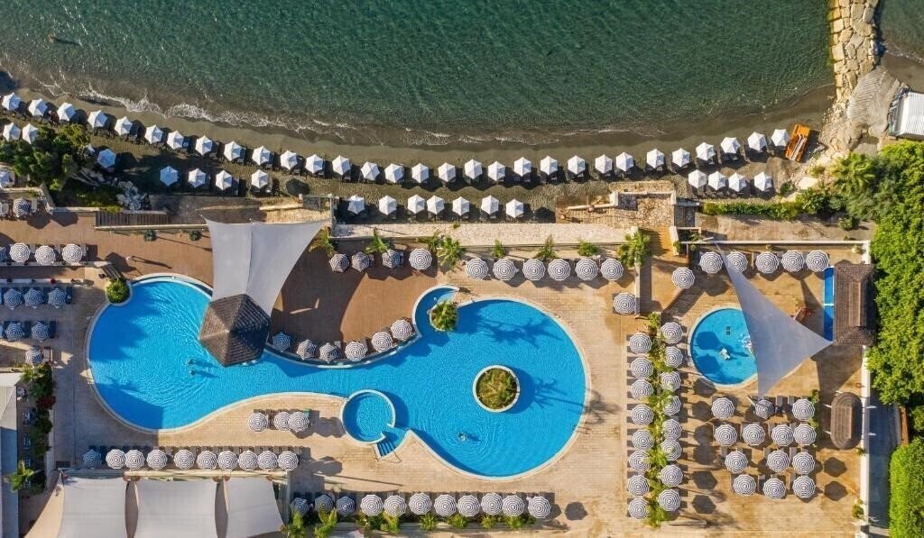 Отель Apollonia Beach 5*
