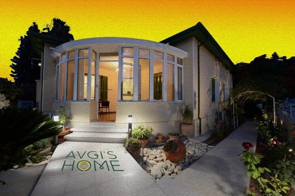 Отель Avgi S Home 3*