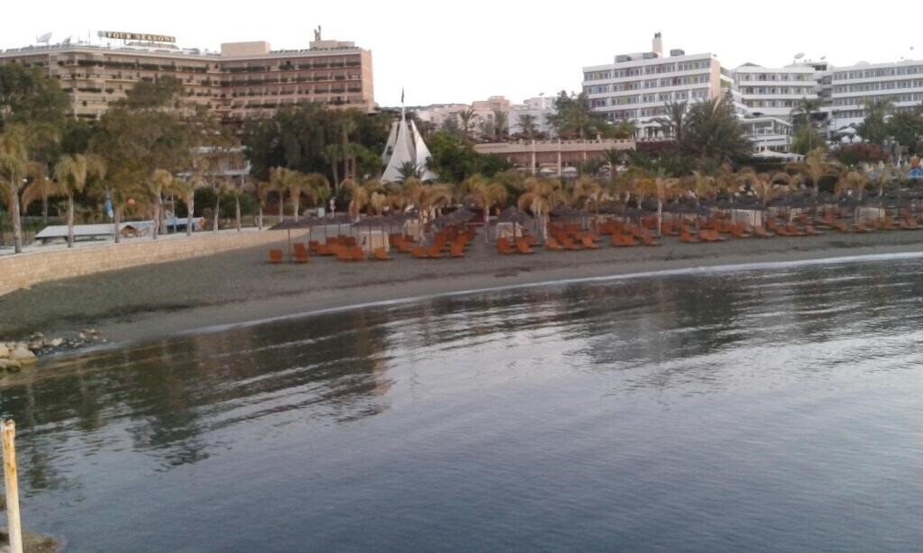 Отель Seaside Luxury Beach Apartment 4*