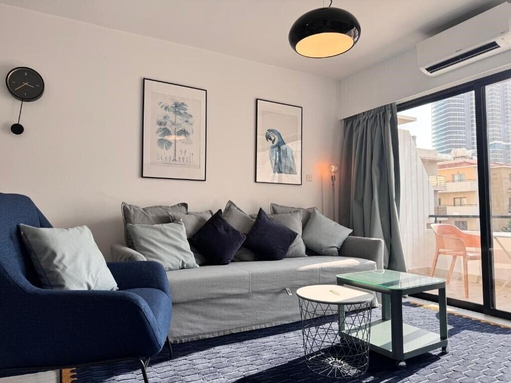 Отель Metro Court Apartments 4*