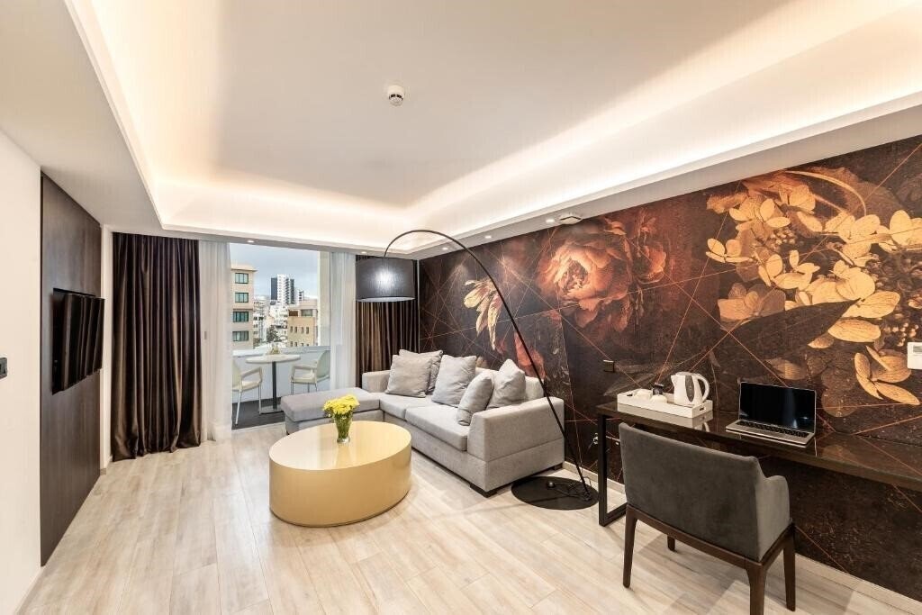 Фото Almond Business Suites Apts Apts апартаменты